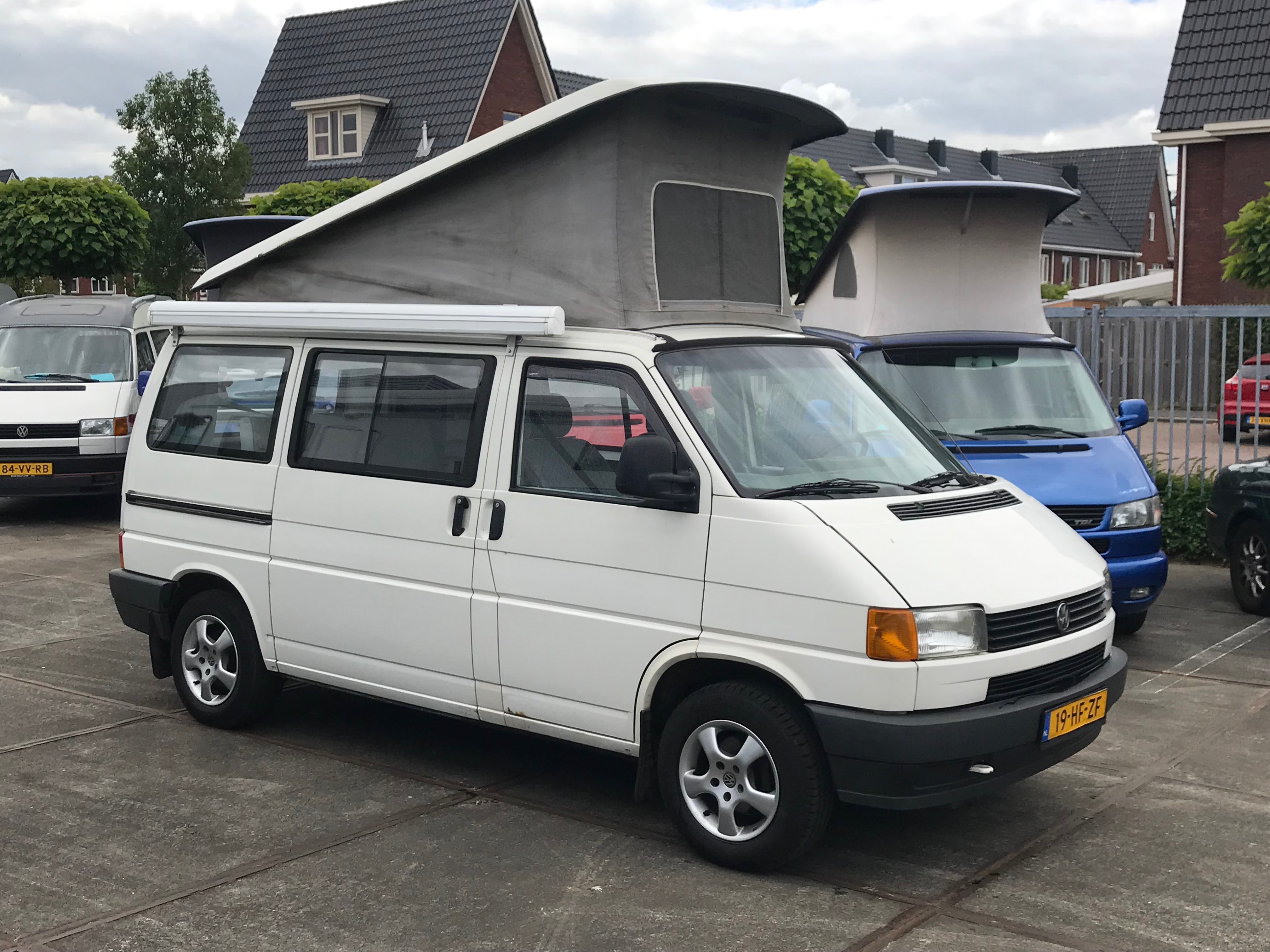 Продажа фольксваген т4. VW t4 Westfalia. VW t4 California. Фольксваген Калифорния т4. Volkswagen Transporter California t4 салон.